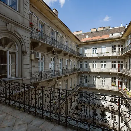 Apartment Discover Your Retreat-walk To Parliament Budapest