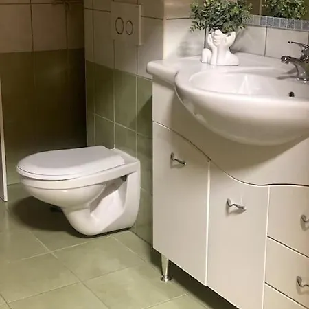 St King 3br Spacious Apartment *