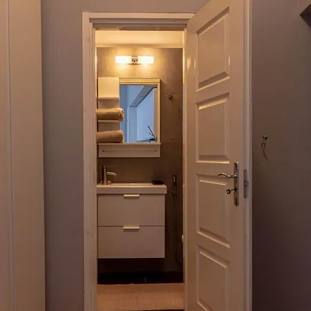 Apartment Maria Topfive With Free Private Parking Budapest