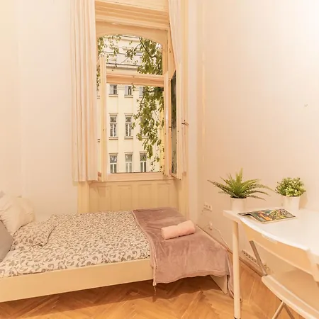 Cozy In The Heart Of Budapest, 5 Bedrooms * Budapest