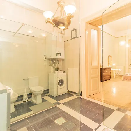 Cozy In The Heart Of Budapest, 5 Bedrooms Apartment Budapest