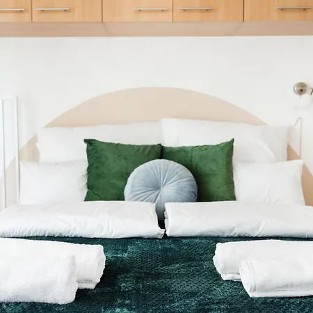 Modern Two-bedroom With Free Parking Apartmán