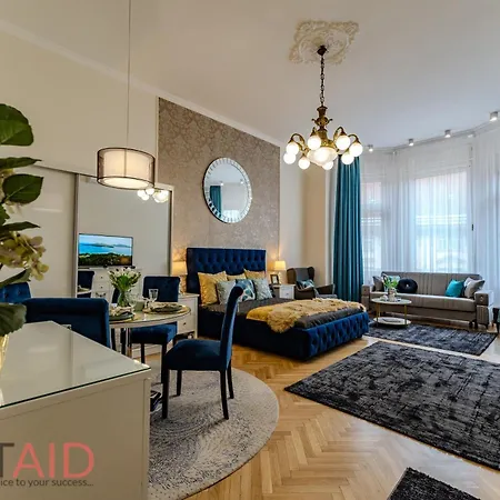 Blue Fountain Design - Hostaid Apartment *