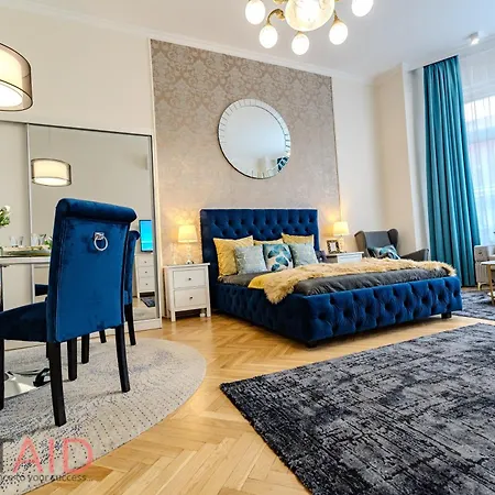 Apartment Blue Fountain Design - Hostaid