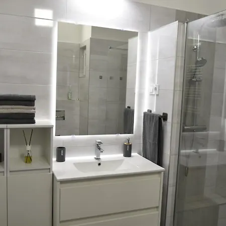 Eria - Park Apartment *