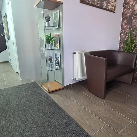 Mariposa Apartman *