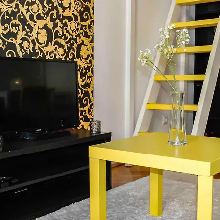 Apartment Yellow And Bright *