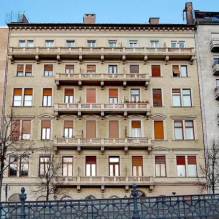 Riverside Apartment Budapest