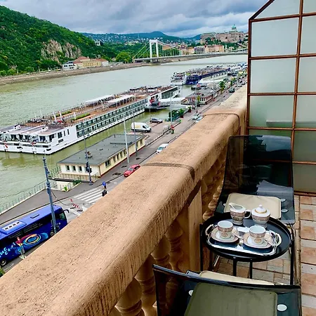 Riverside Apartment *