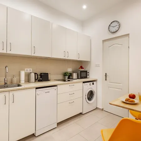 Cosy By Stn Budapest