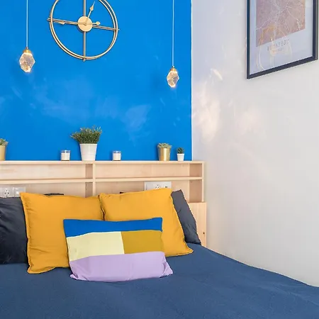 Newly Renovated!!! - Modern 10 Minutes From The Grand Boulevard