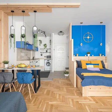 Newly Renovated!!! - Modern 10 Minutes From The Grand Boulevard Apartment *