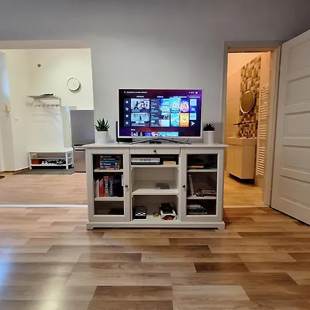 Vibe Apartment, Downtown, Free Parking Apartment Budapest