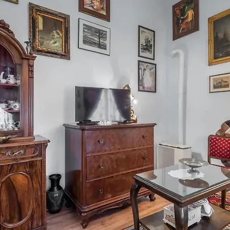 Apartment Market