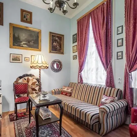 Market Apartment *