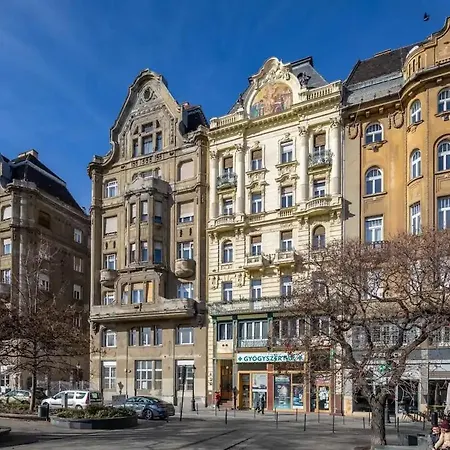 Apartment Market *