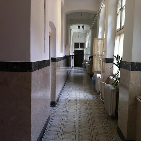 Season 2 Hostel Budapeszt