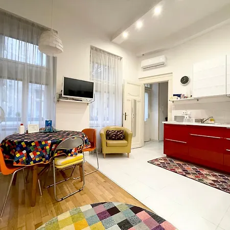 Rainbow Pearl At St Stephen' S Basilica Apartment Budapest