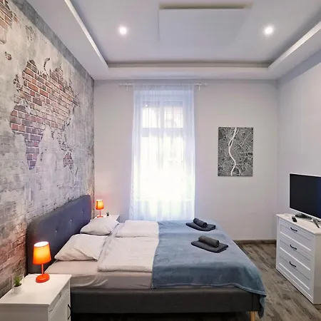 K03 Elitehost Kis Diofa Appartement *