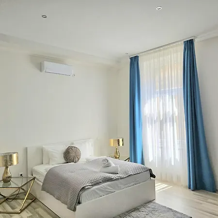 Designer Downtown Gem דירה בודפשט