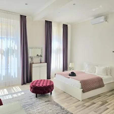 Designer Downtown Gem דירה בודפשט