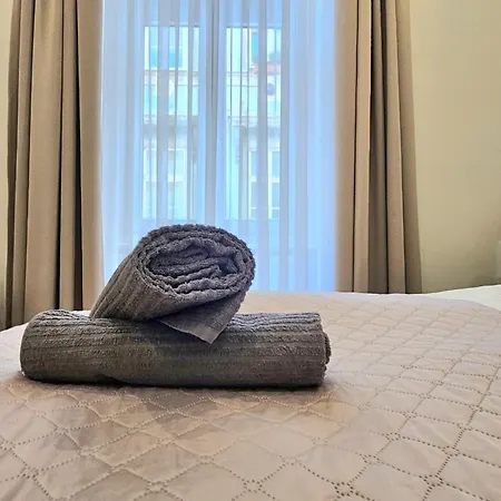 Designer Downtown Gem Apartment *