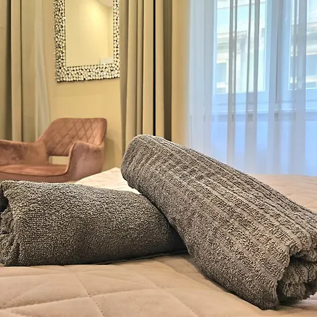 Designer Downtown Gem דירה בודפשט
