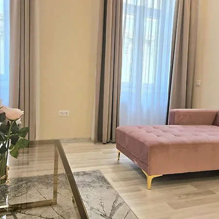 Designer Downtown Gem Budapest