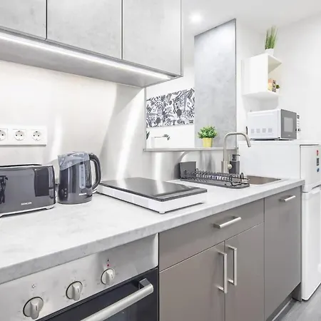 Easy Parking - New - Comfy Apartment
