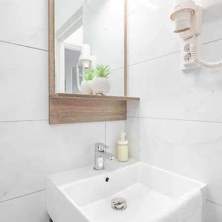 Very Central New Comfy Studio Loft Apartment *