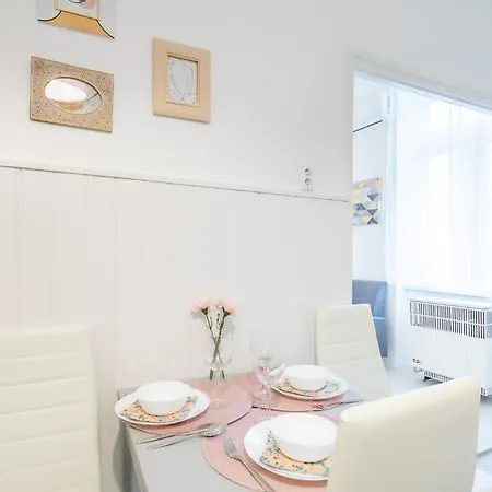 Very Central New Comfy Studio Loft *
