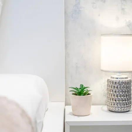 Very Central New Comfy Studio Loft *