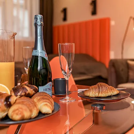 Luxury Tropical At Apartment Budapest