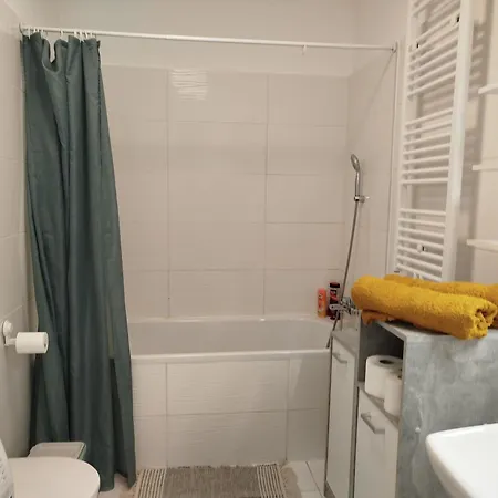 Duna Apartment, Freegarage, 2room, Smarttv,dishwasher Apartment Budapest
