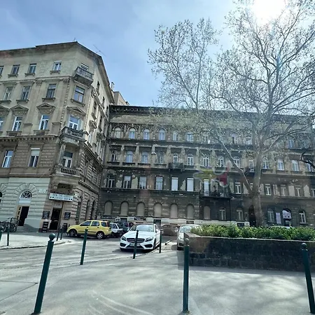 Lt 2 Budapest