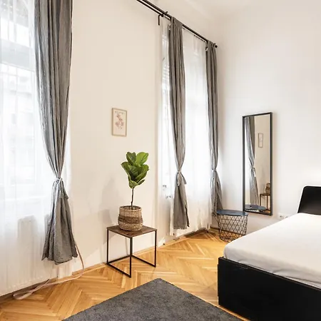 Apartment Visegradi 10