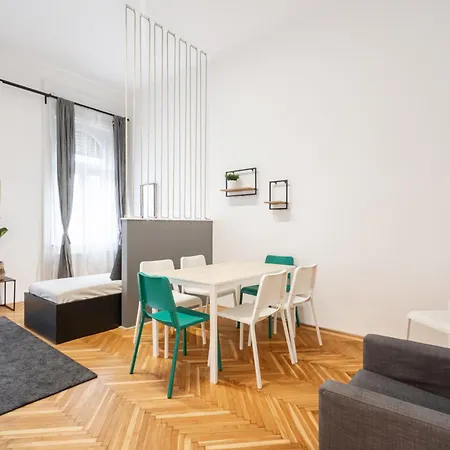 Apartment Visegradi 10 *
