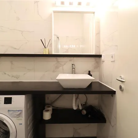Apartment A13 Downtown With Parking *