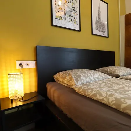 A13 Downtown With Parking Apartment Budapest