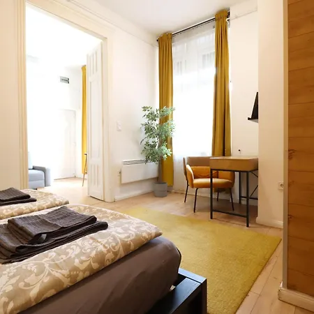 Apartment A13 Downtown With Parking Budapest