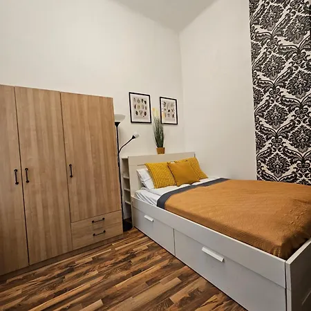 The Greenest Vintage Daire *