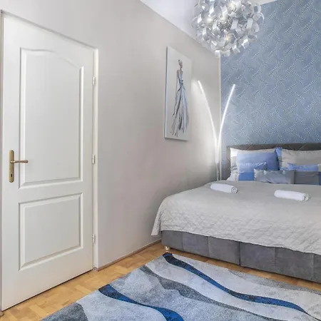 Apartament Free Garage Parking, Ac And Bikes In The Downtown *