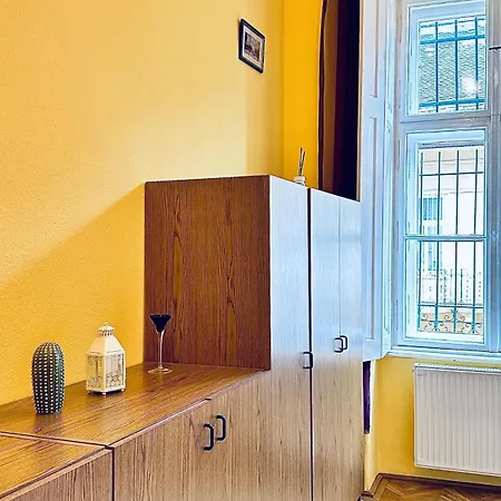 Apartament Jozsef 69 - 2brs, 5m To Newyork Cafe *