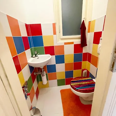 Rainbow Pearl At St Stephen' S Basilica Apartment *
