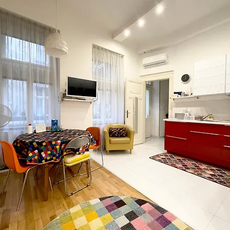Rainbow Pearl At St Stephen' S Basilica Apartment *
