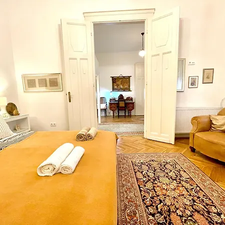 Apartament Gold Pearl 2 At St Stephen' S Basilica