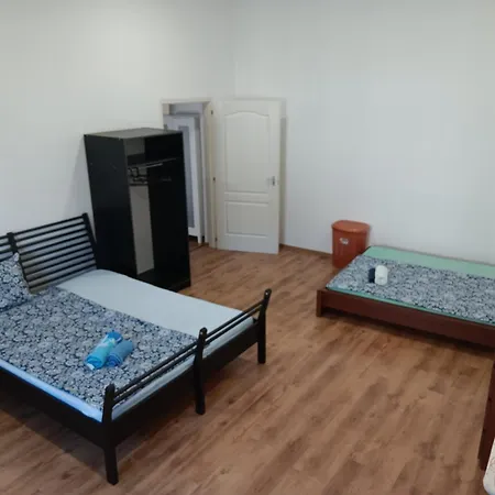 Big Cozy - Skyfall 3 Bdrm 6 Beds 1&half Baths Budapest