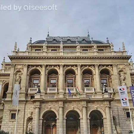 Premium Luxury Opera Near Opera And Basilica Apartment