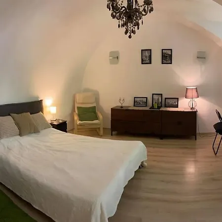 Koezponti Kucko * Budapest