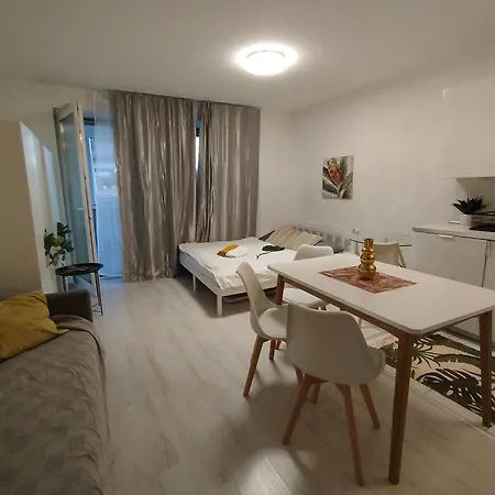 Duna Apartment, Freegarage, 2room, Smarttv,dishwasher Apartment